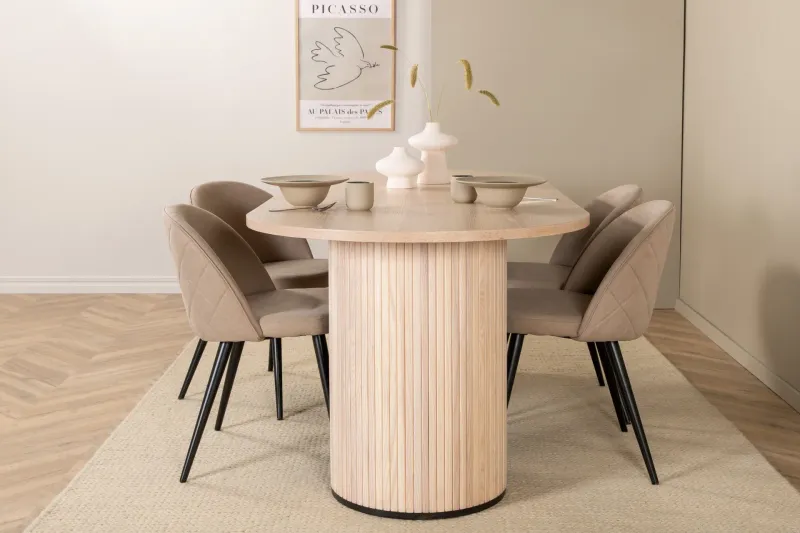 Bianca Matgrupp 200 cm Oval med 4 Velvet stolar - Svart (Art.nr 3059244) — Venture Home