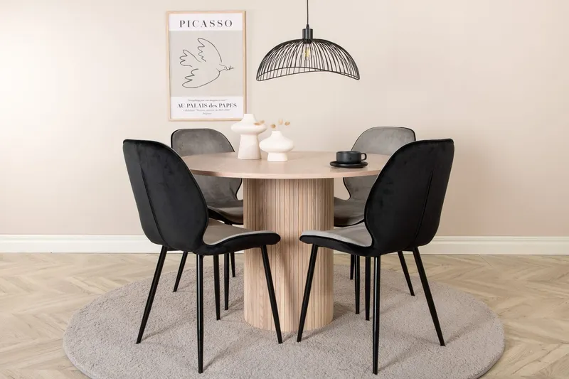 Bianca runt matbord med 4st Emma matstol (Art.nr 1336846) — Venture Home