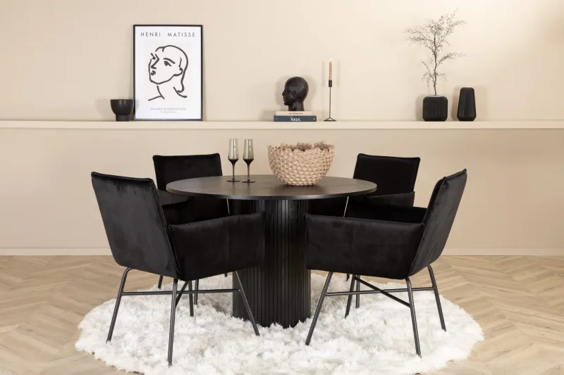 Bianca runt matbord med 4st Pippi matstol (Art.nr 1336937) — Venture Home