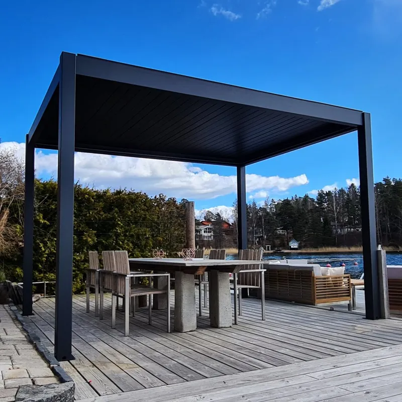 Pergola 3x3m med motordrivet lamelltak | inbyggd belysning — Metalcraft