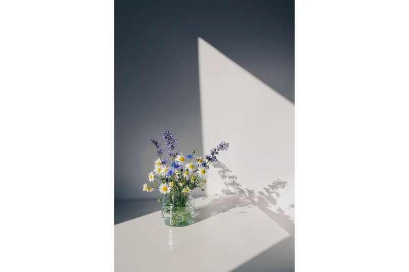Poster Flowers 21x30 cm - Vit — Venture Home