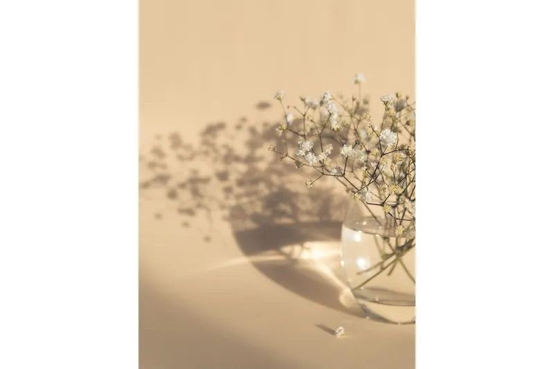 Poster White Flowers 70x100 cm - Beige — Venture Home