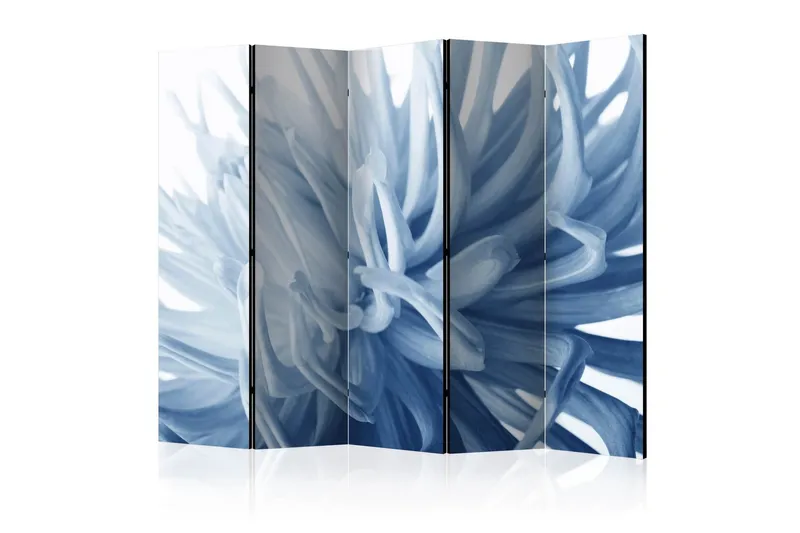 Rumsavdelare - Flower - blue dahlia II 225x172 - Artgeist sp. z o. o. — Artgeist sp. z o. o.