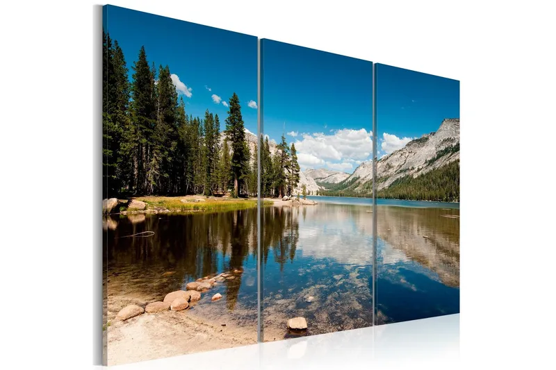 Tavla Mountains, trees and pure lake 90x60 - Artgeist sp. z o. o. — Artgeist sp. z o. o.