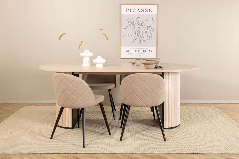 Biana Matgrupp 200 cm Oval inkl 4 Velvets Stolar - Beige/Svart — Venture Home